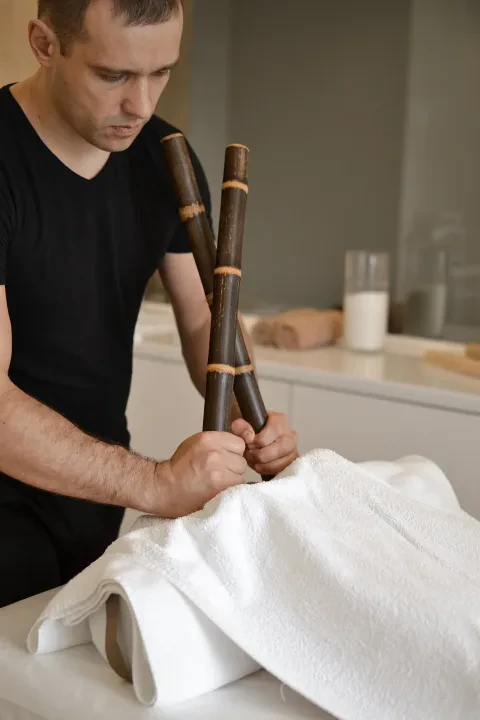 Creole bamboo massage