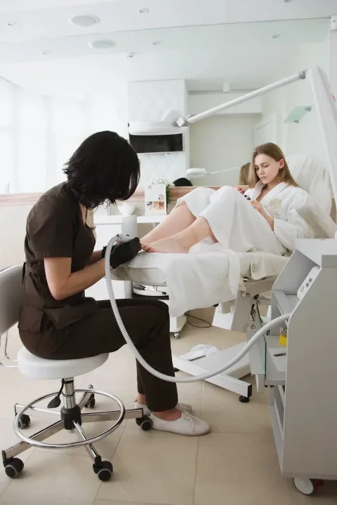 Женский педикюр