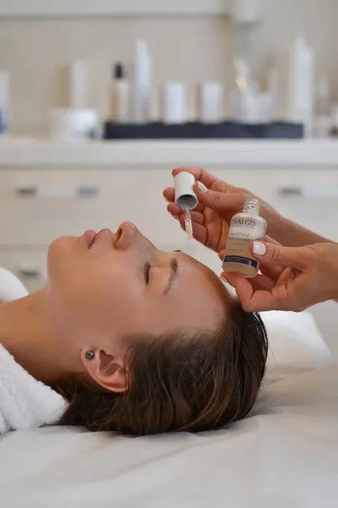 Modeling lymphatic drainage facial massage