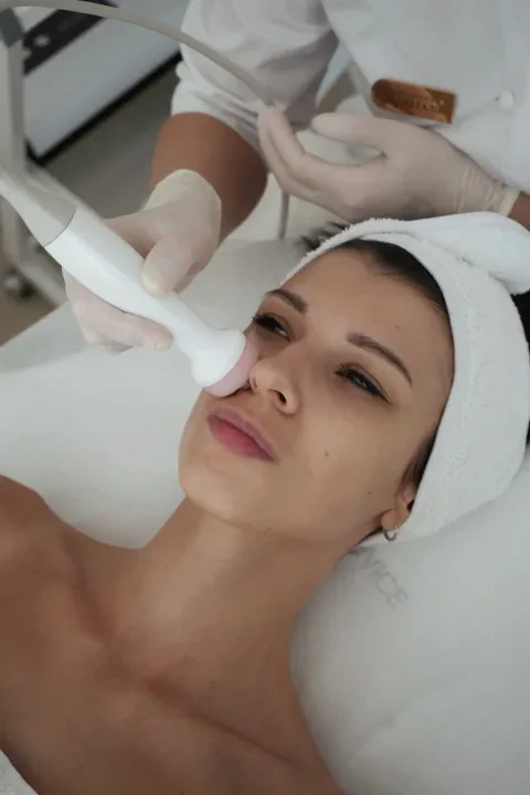 AQUAPURE hydro-peeling and complex care