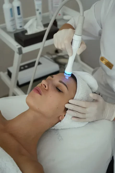 Aquapiling, cleaning, dermabrasion