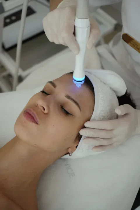 Aquapiling, cleaning, dermabrasion
